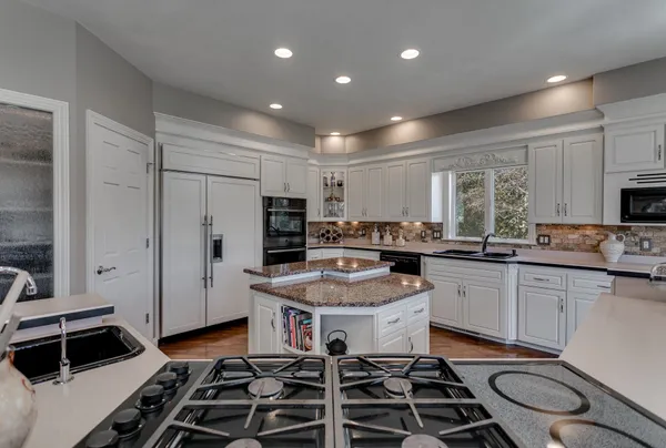 $945,000 | W7373 Spring Valley Drive, Greenville, WI 54942