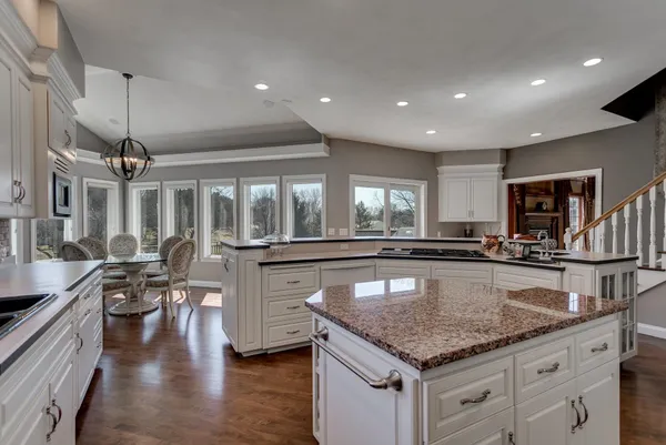 $945,000 | W7373 Spring Valley Drive, Greenville, WI 54942