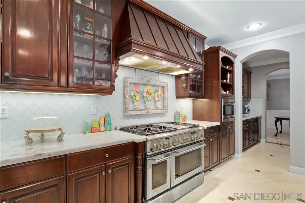 2574 Discovery Road Carlsbad, CA 92009 - Photo 14 of 25 Gallery Image 14
