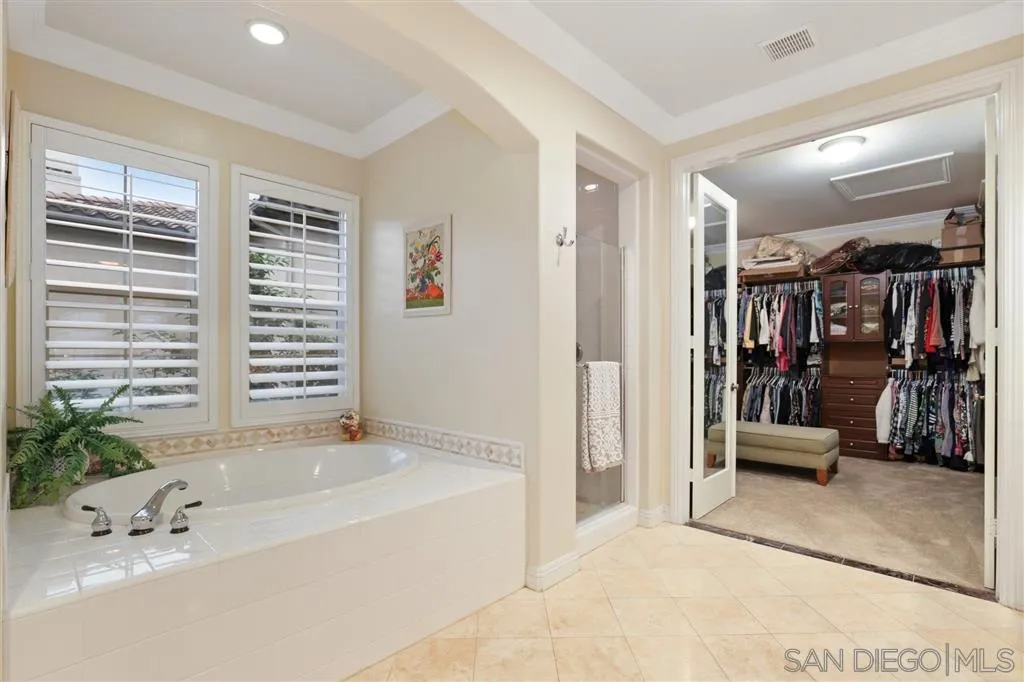 2574 Discovery Road Carlsbad, CA 92009 - Photo 18 of 25 Gallery Image 18