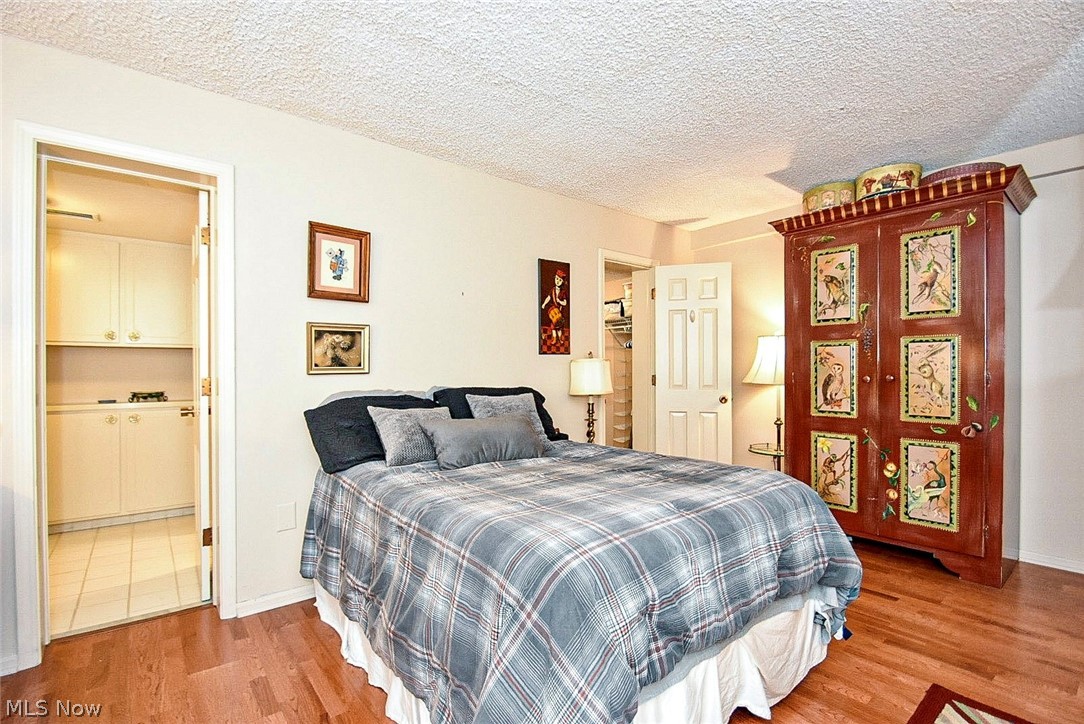 2385 Covington Road, Unit 104 Akron, OH 44313 - Photo 10 of 23 Bedroom looking into Full private bathroom.