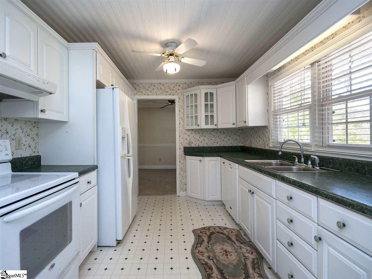 298 Shady Grove Road Pickens, SC 29671 - Photo 8 of 36