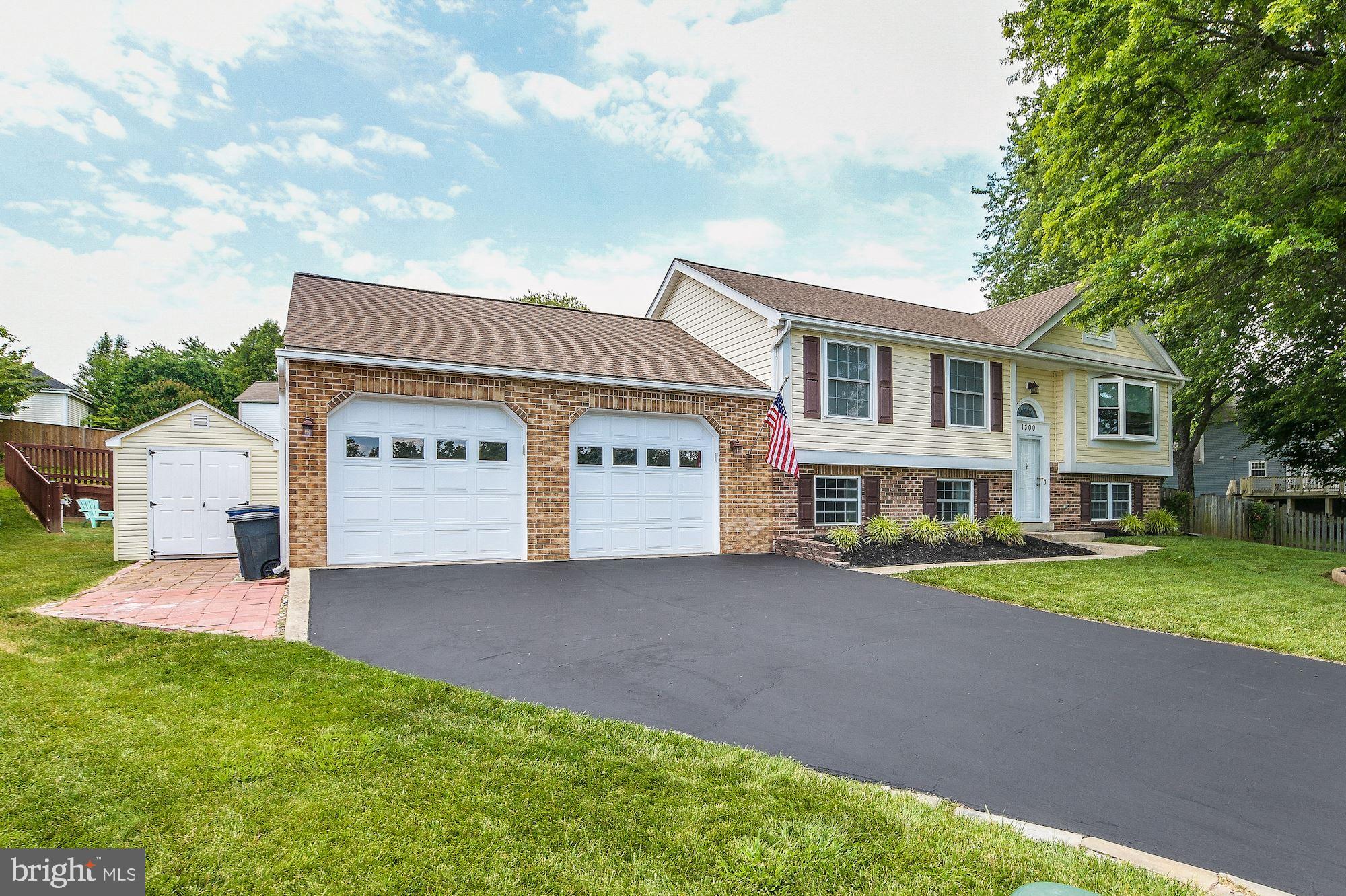 1300 Silo Way Silver Spring, MD 20905 - Photo 2 of 30 Fresh Sealcoat on Driveway