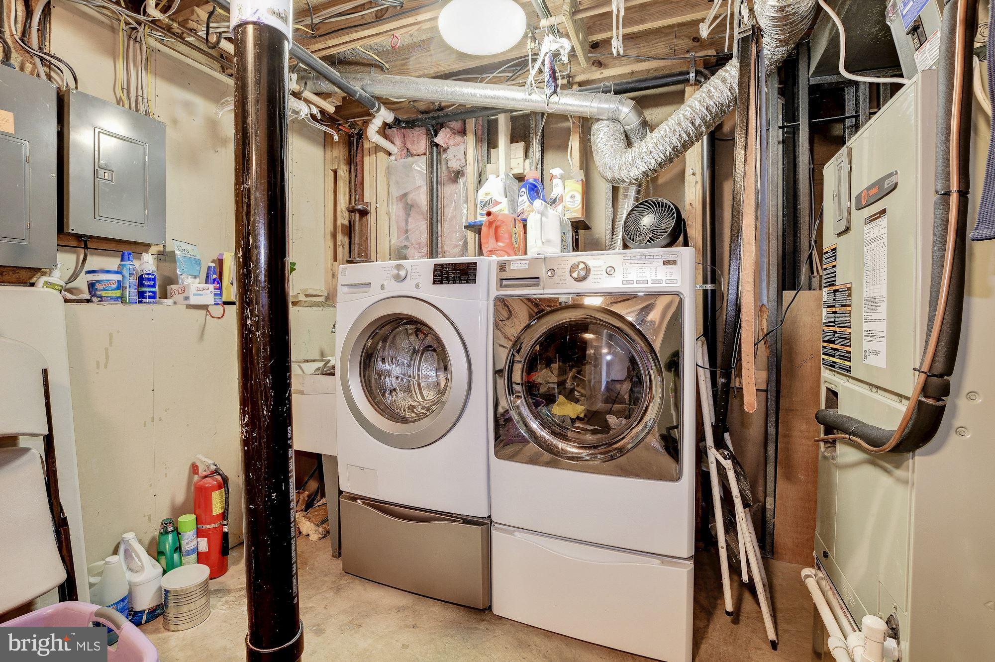 1300 Silo Way Silver Spring, MD 20905 - Photo 25 of 30 LL Laundry Room, Newer Washer/Dryer