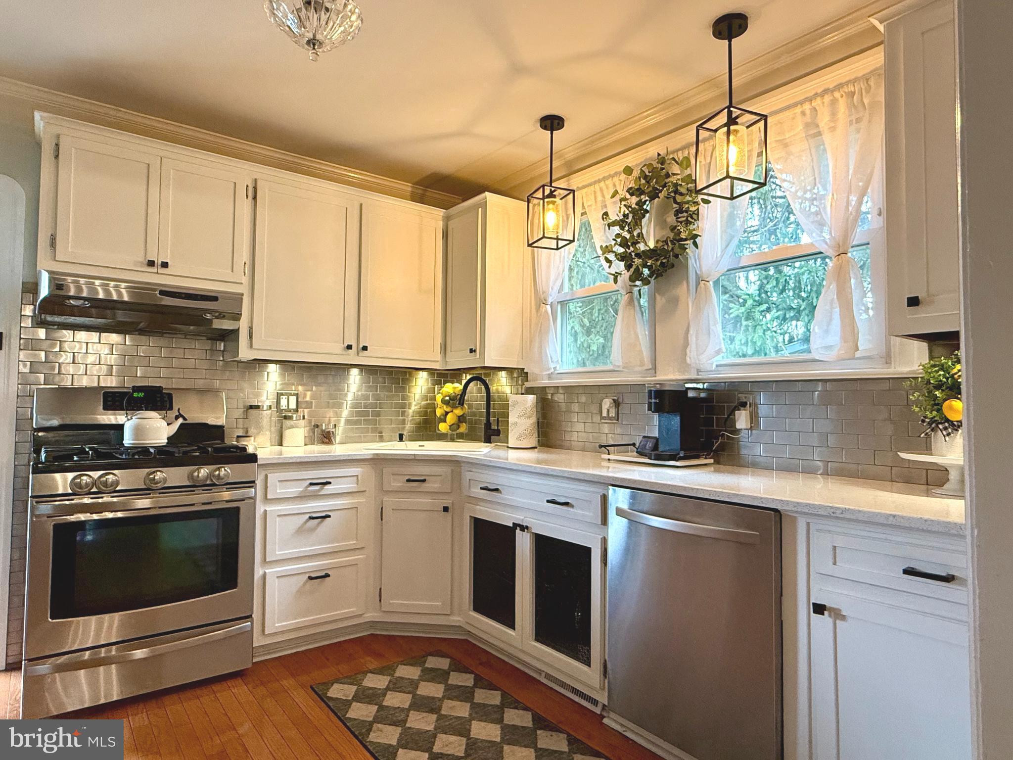 221 Dallas Road Willow Grove, PA 19090 - Photo 8 of 18 Gallery Image 8