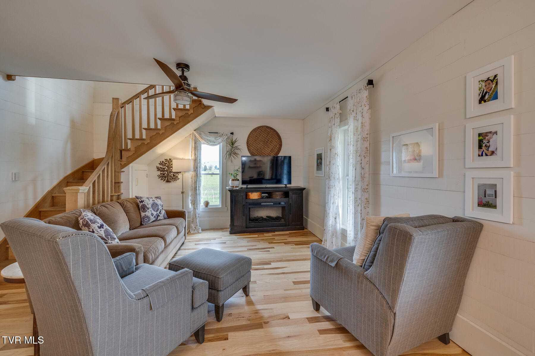 725 Reece Road Chuckey, TN 37641 - Photo 8 of 44 Living Area