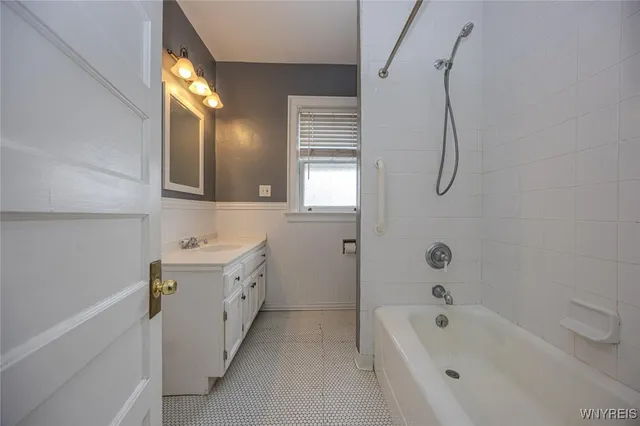 $1,650 | 507 West Delavan Avenue, Unit 1, Buffalo, NY 14222