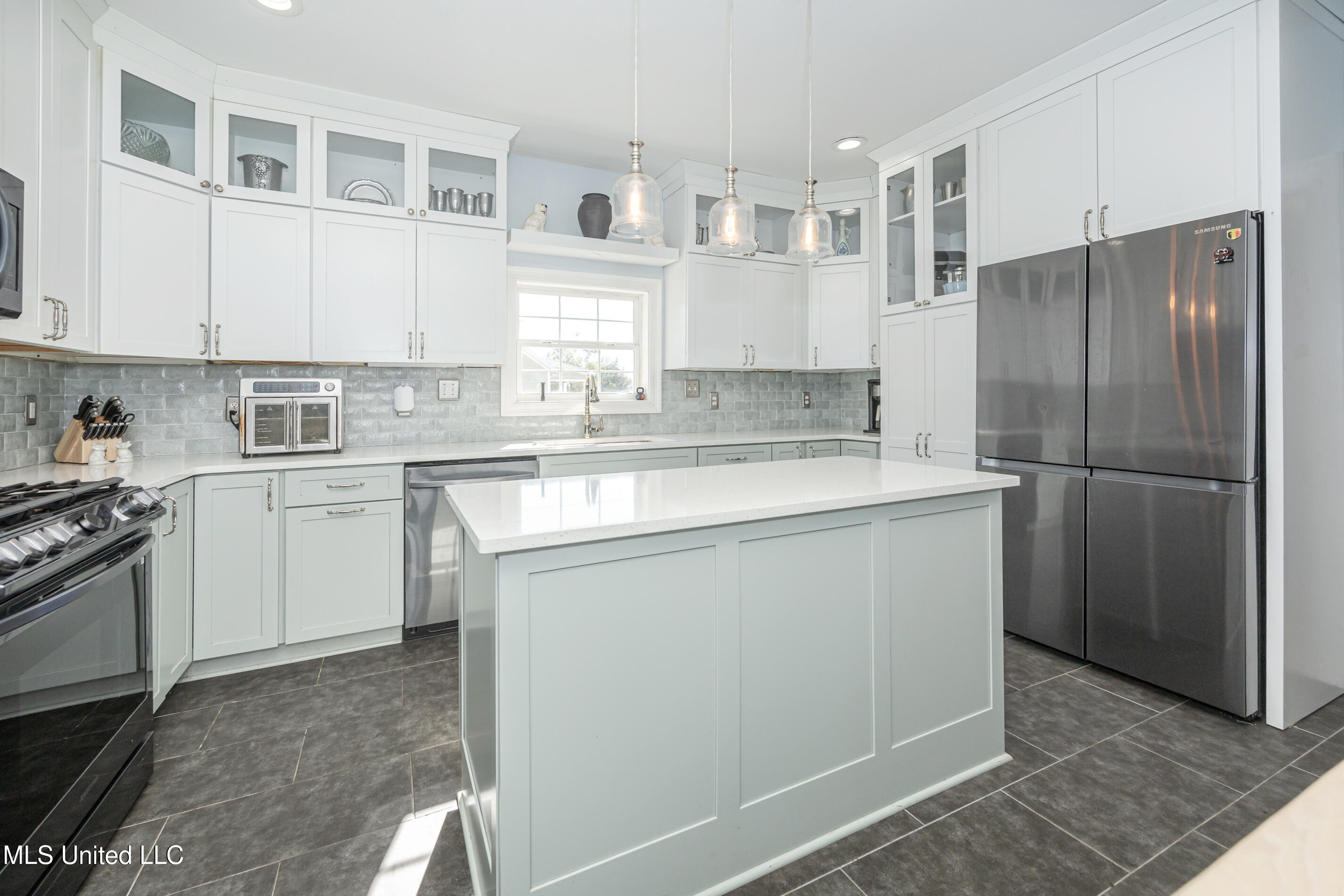 6316 Porteaux Road Ocean Springs, MS 39564 - Photo 22 of 123 IMG_5345