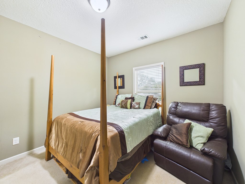 1355 Cloverdale Road Columbus, GA 31904 - Photo 18 of 44 MAIN LEVEL BONUS ROOM