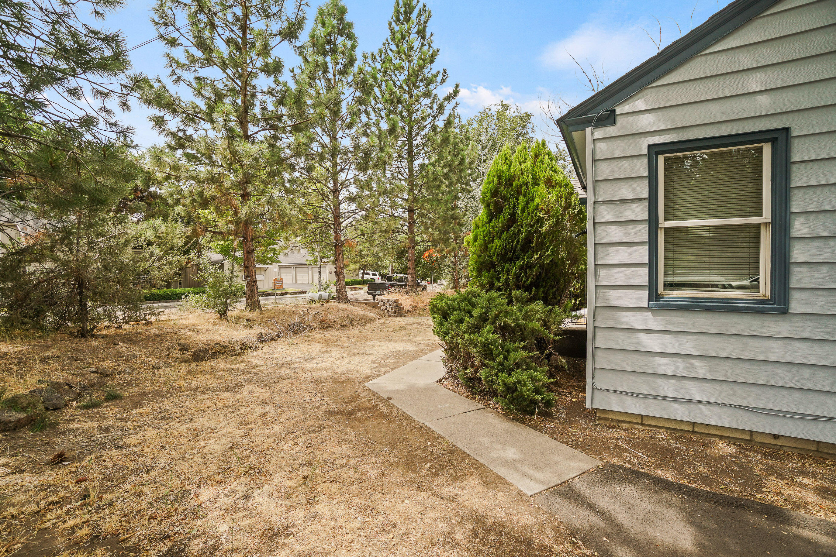 468 Northeast Olney Avenue Bend, OR 97701 - Photo 4 of 31 468 NE Olney Avenue-5