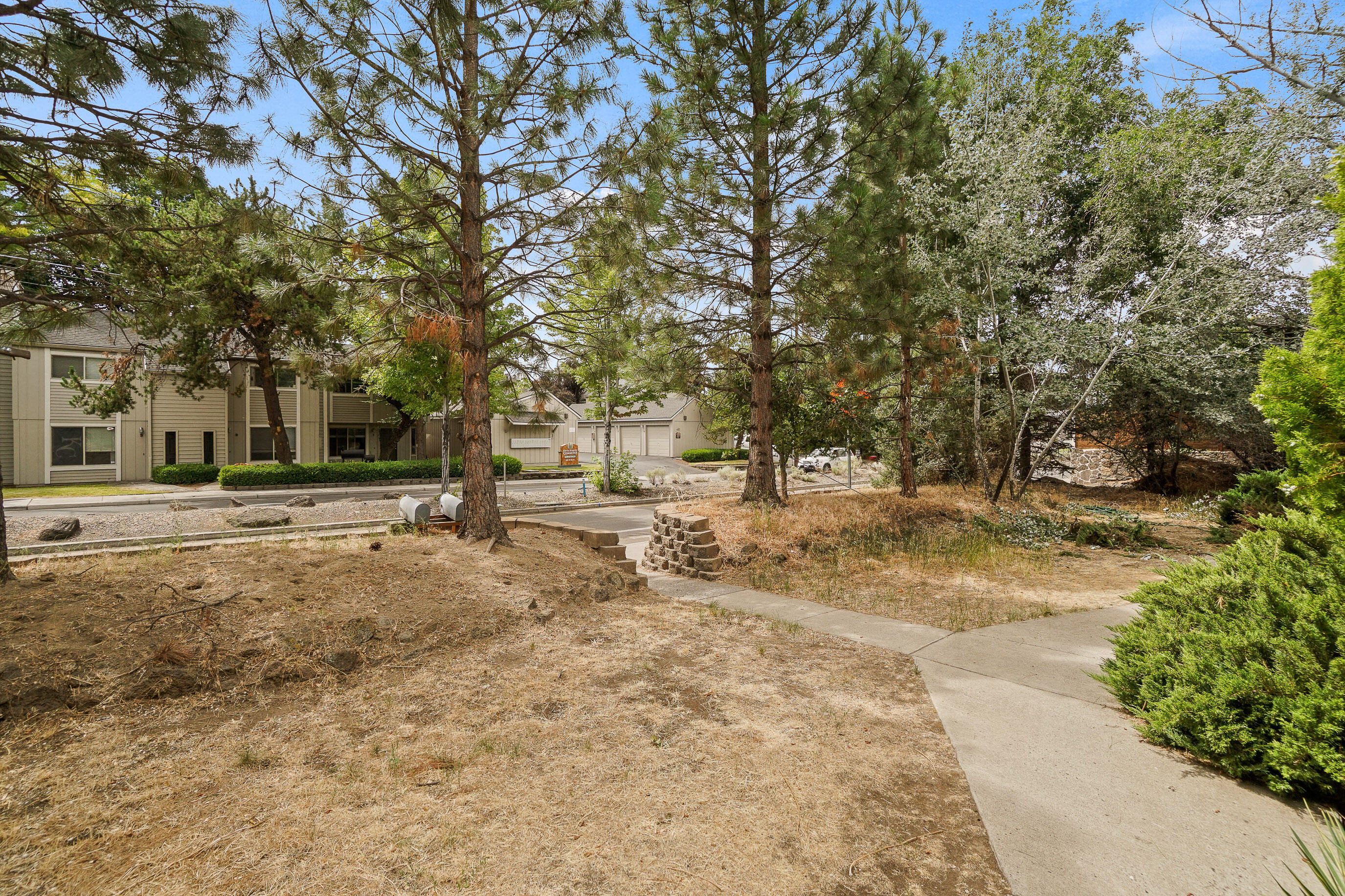 468 Northeast Olney Avenue Bend, OR 97701 - Photo 5 of 31 468 NE Olney Avenue-6