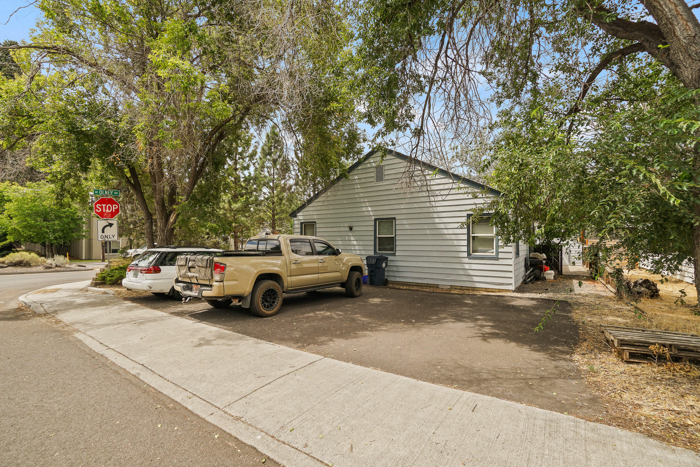 468 Northeast Olney Avenue Bend, OR 97701 - Photo 7 of 31 468 NE Olney Avenue-8