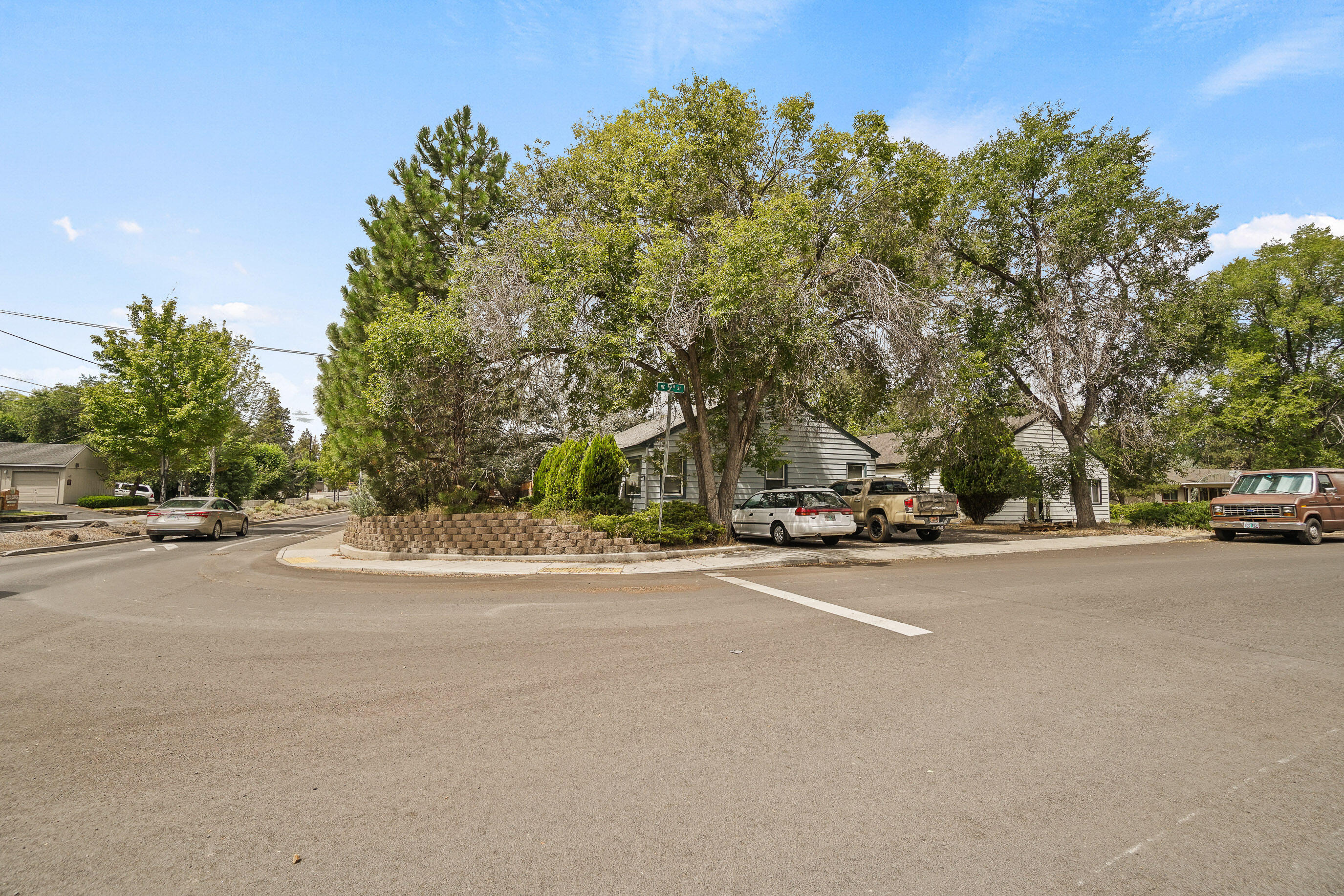 468 Northeast Olney Avenue Bend, OR 97701 - Photo 8 of 31 468 NE Olney Avenue-9