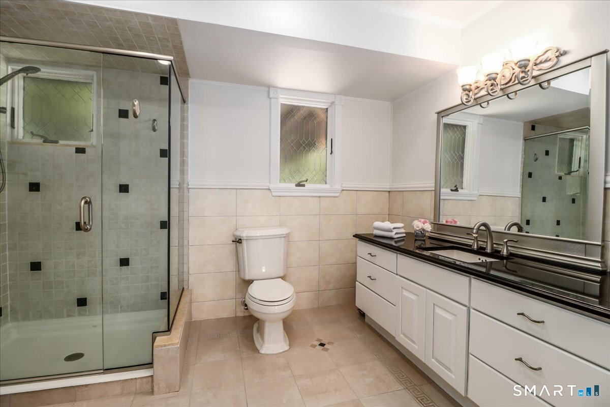 10 Hillcrest Court Ridgefield, CT 06877 - Photo 32 of 40 Full Bathrooom