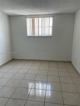 $1,750 | 666 West 81st Street, Unit 407, Hialeah, FL 33014