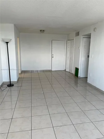 $1,750 | 666 West 81st Street, Unit 407, Hialeah, FL 33014