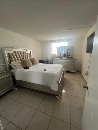 $1,750 | 666 West 81st Street, Unit 407, Hialeah, FL 33014
