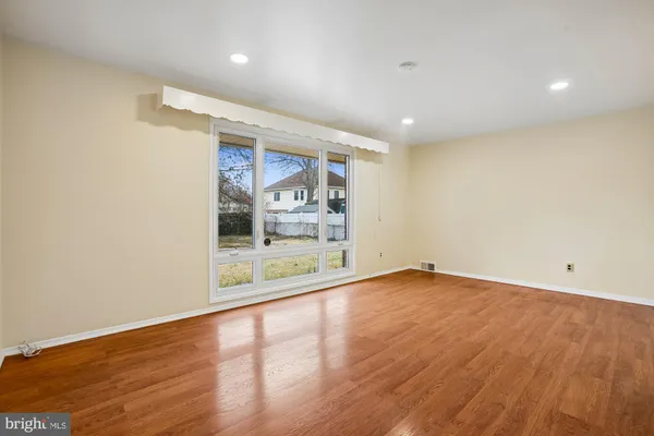 $3,000 | 6621 Edsall Road, Springfield, VA 22151