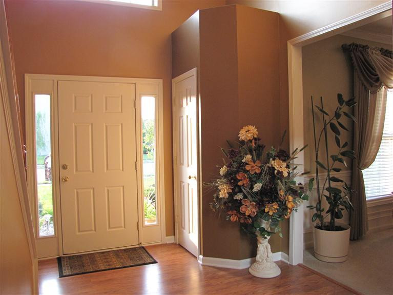 349 Winton Road Versailles, KY 40383 - Photo 4 of 36 Entrance to foyer