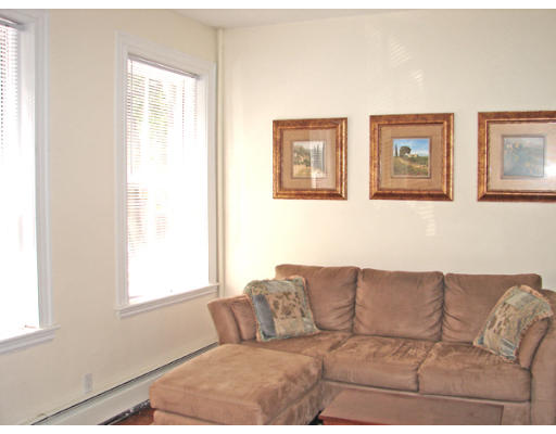 22 Irving Street, Unit 2 Boston, MA 02114 - Photo 3 of 7