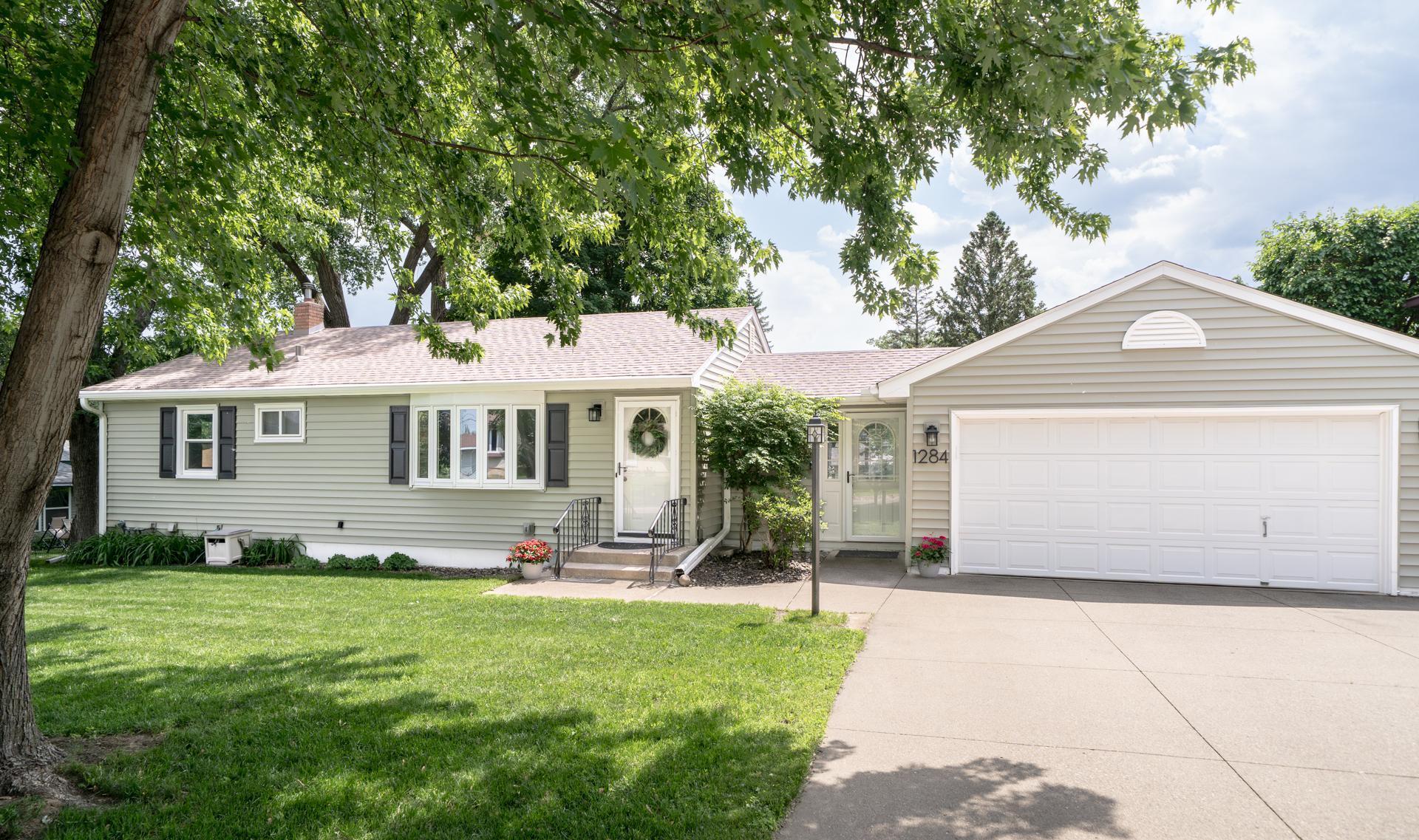 1284 Lealand Road East Maplewood, MN 55109 - Photo 1 of 1 Gallery Image 1