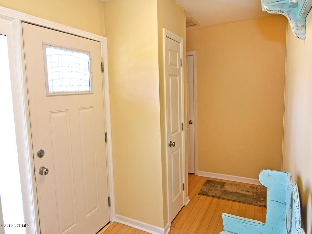 6001 Fallen Tree Road Wilmington, NC 28405 - Photo 5 of 28 Foyer