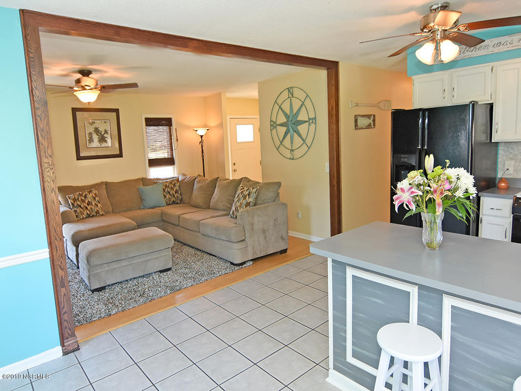 6001 Fallen Tree Road Wilmington, NC 28405 - Photo 9 of 28 Living Area