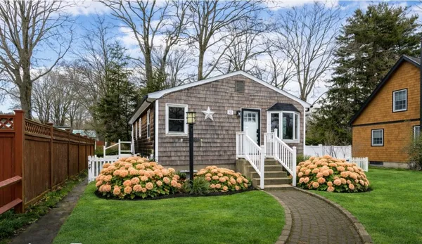 $500,000 | 327 Beachwood Drive, Warwick, RI 02818