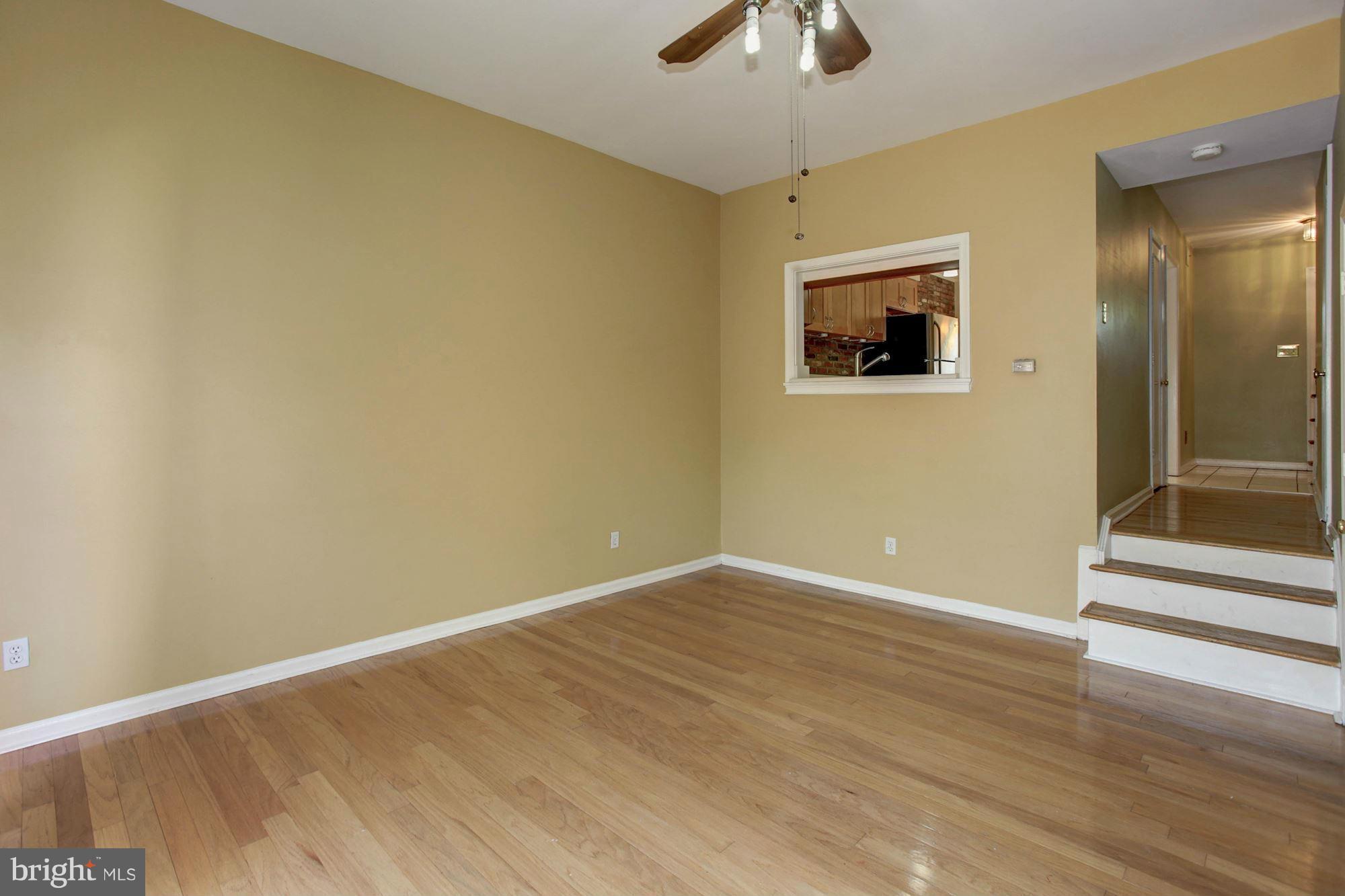 8358 Forrester Boulevard, Unit 471 Springfield, VA 22152 - Photo 13 of 30 Living Room