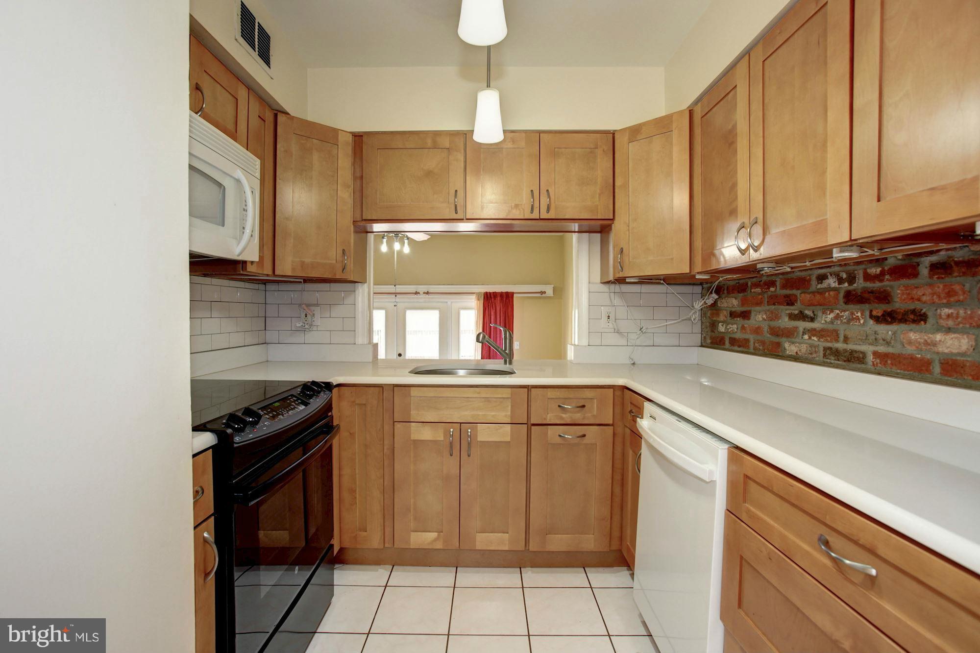 8358 Forrester Boulevard, Unit 471 Springfield, VA 22152 - Photo 4 of 30 Kitchen