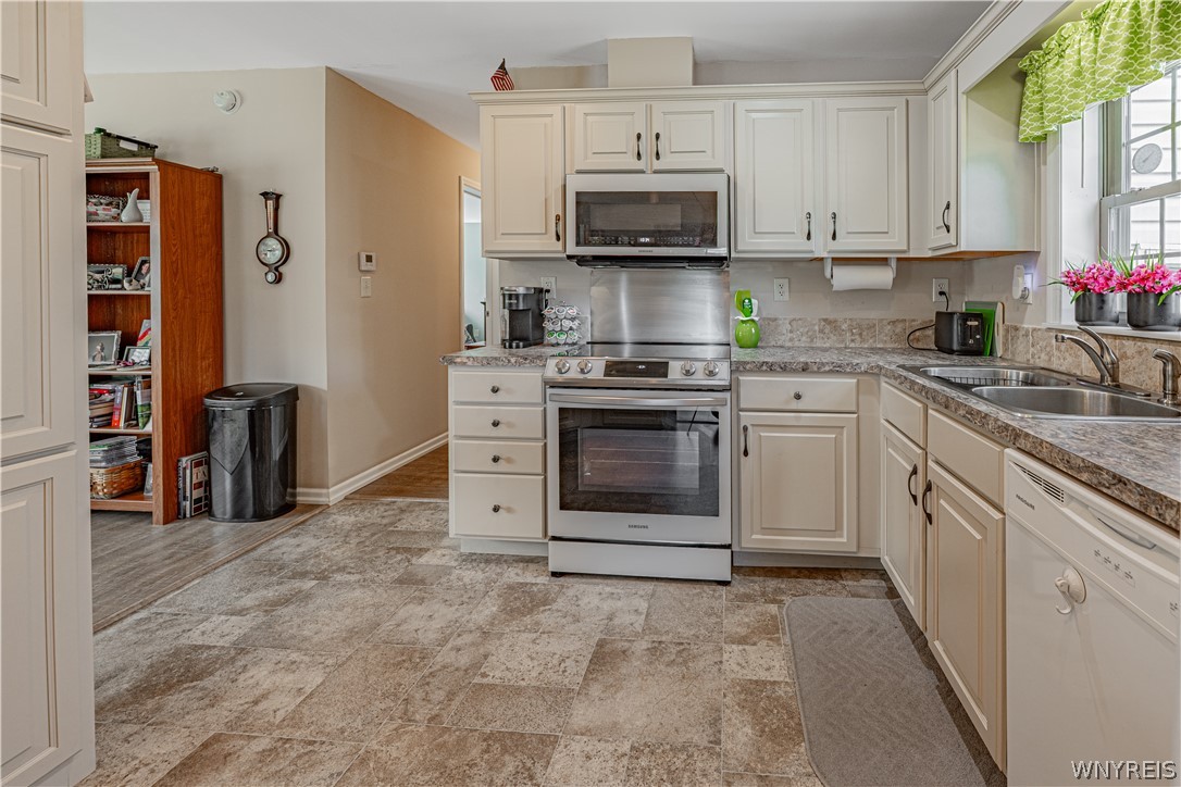 3926 Lockport Olcott Road, Unit 137 Lockport, NY 14094 - Photo 18 of 42 Gallery Image 18
