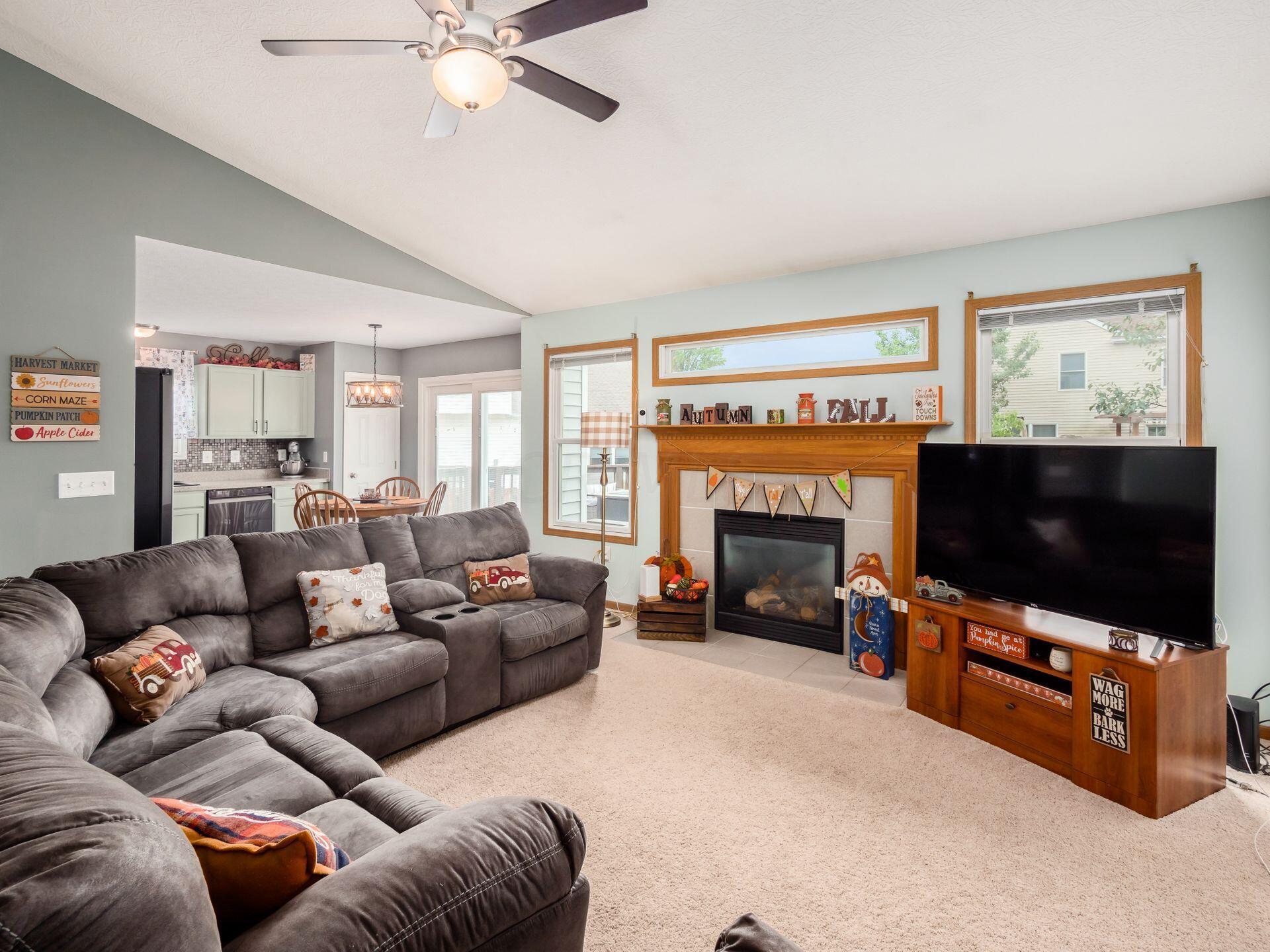 3845 Powder Ridge Road Grove City, OH 43123 - Photo 3 of 41 Great Room