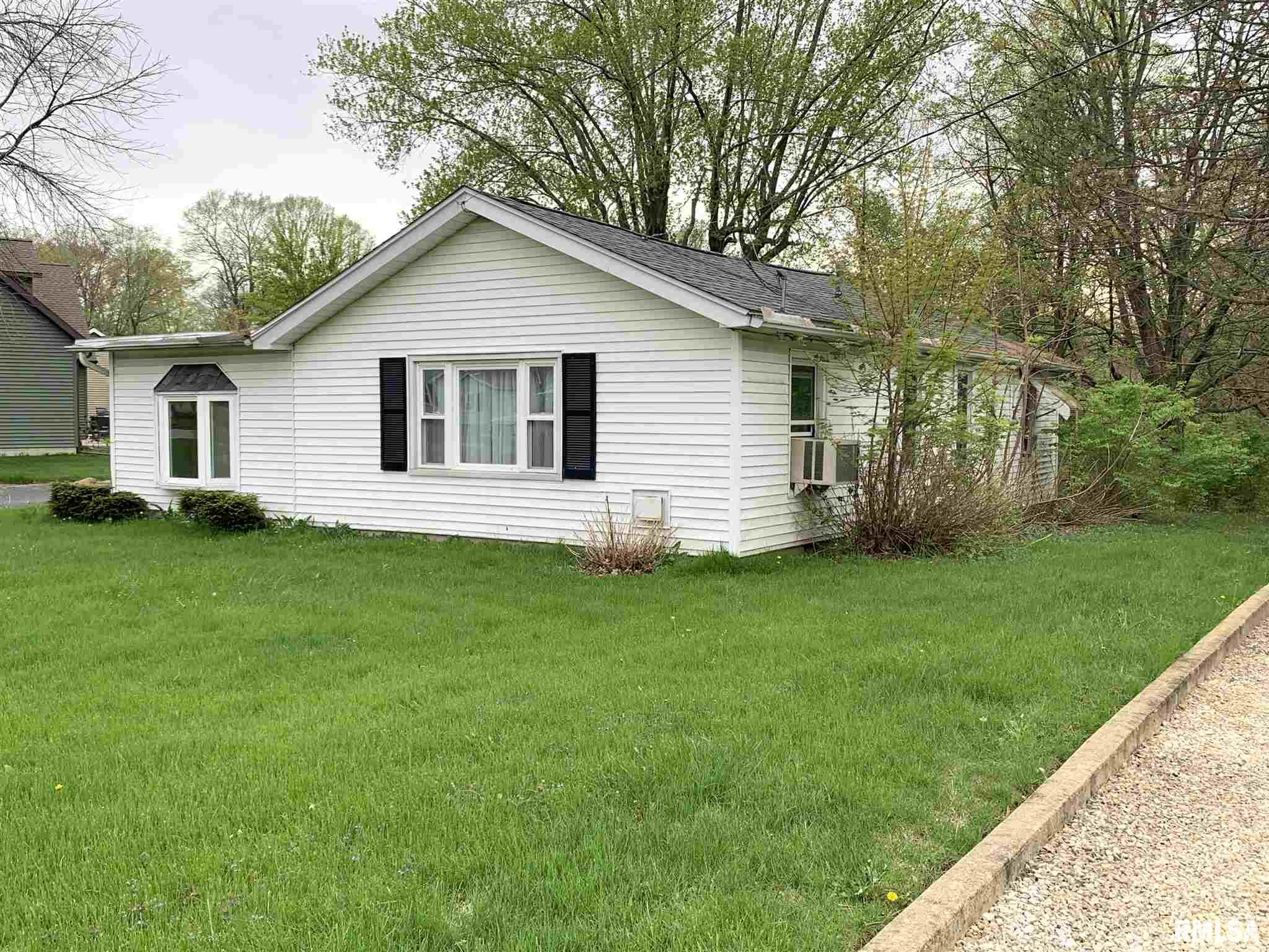 2210 Springfield Road East Peoria, IL 61611 - Photo 3 of 24 Gallery Image 3
