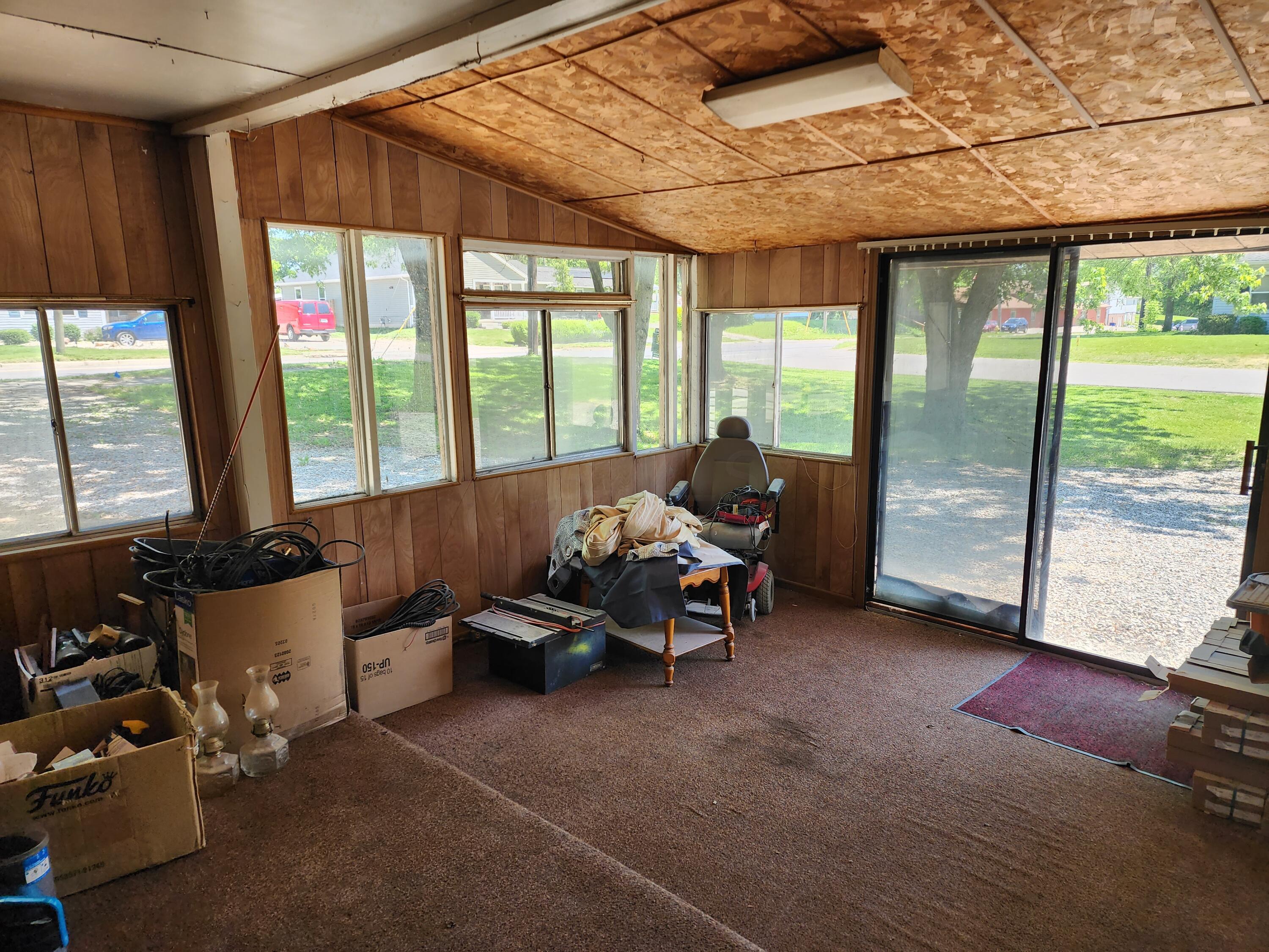 257 London Road Delaware, OH 43015 - Photo 24 of 26 Sunroom/3 Season Room