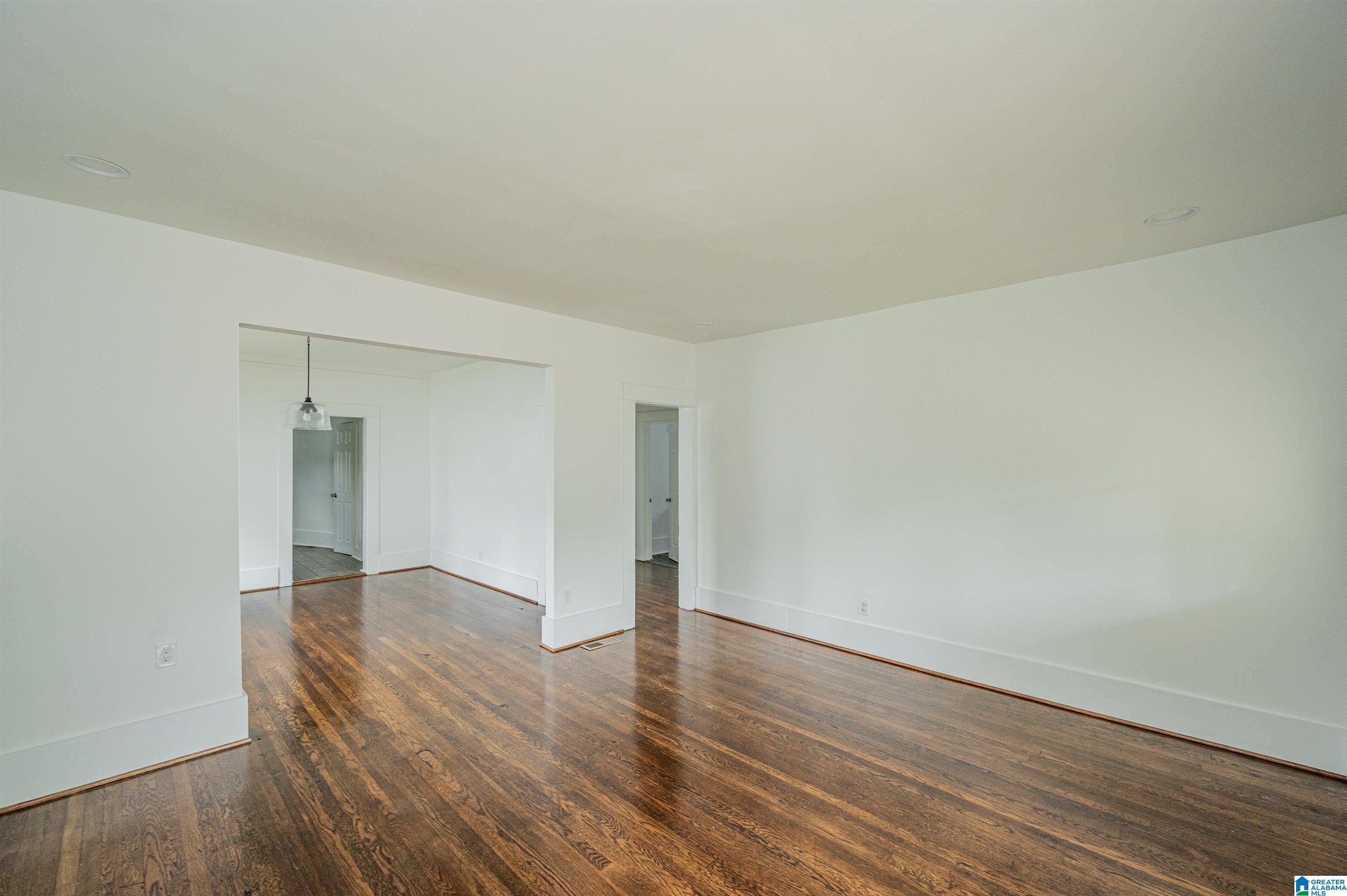 932 Valley Rd Place Birmingham, AL 35208 - Photo 10 of 32