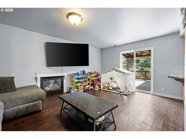 $425,000 | 885 Kristen Way, Cottage Grove, OR 97424