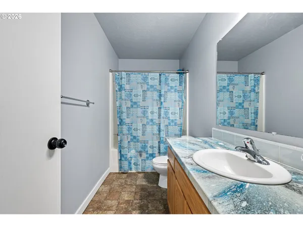 $425,000 | 885 Kristen Way, Cottage Grove, OR 97424