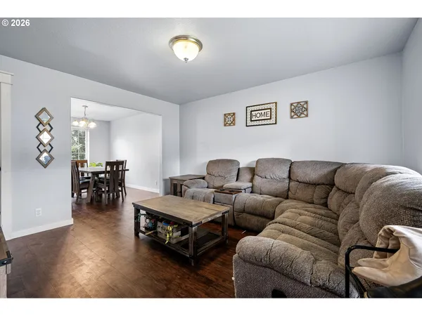 $425,000 | 885 Kristen Way, Cottage Grove, OR 97424