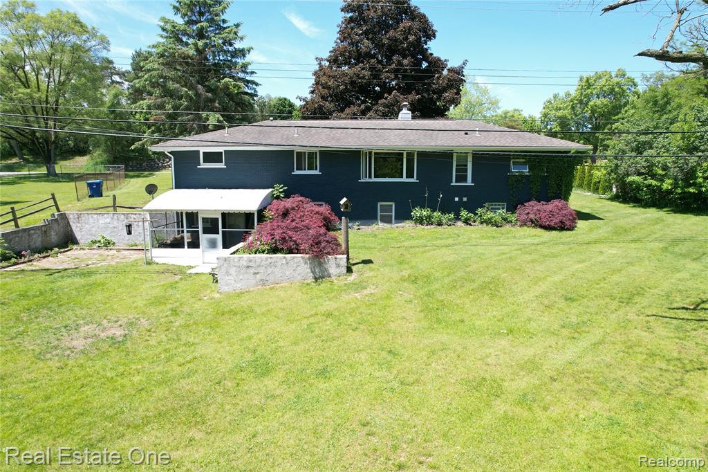1325 South Hospital Road Waterford, MI 48327 - Photo 43 of 54