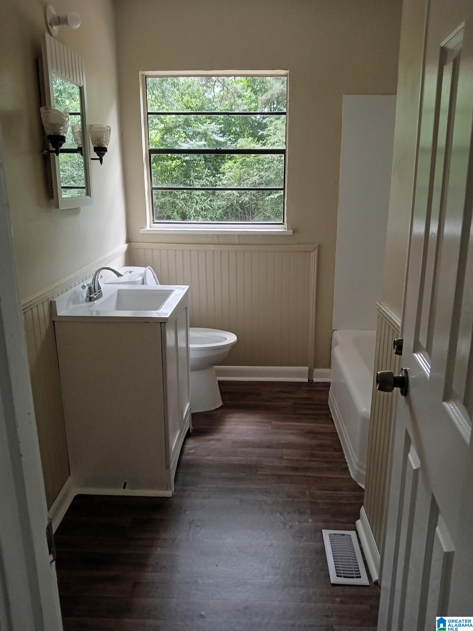 1648 Mims Street Southwest Birmingham, AL 35211 - Photo 3 of 6