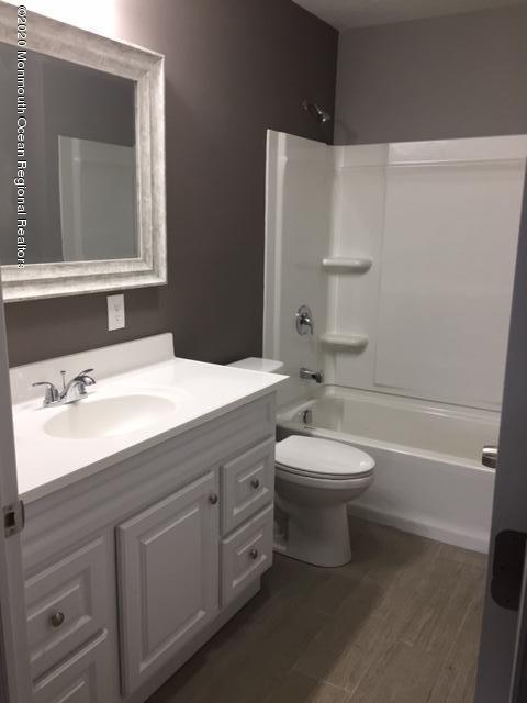 135 County Road Cliffwood, NJ 07721 - Photo 13 of 18 135 County Road Main bathroom