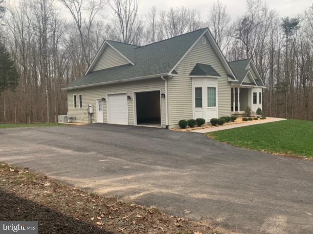 30164 Mine Run Road Locust Grove, VA 22508 - Photo 6 of 28 2 Car Side Load Garage