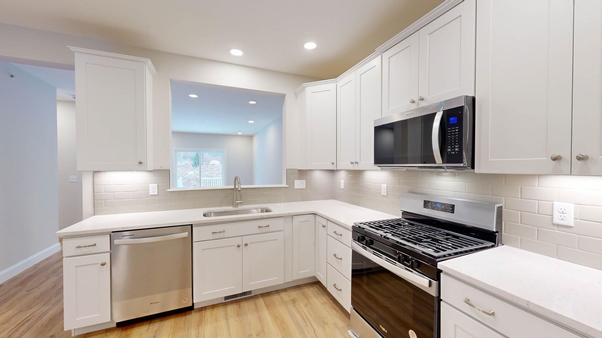 7 Martins Ferry Road, Unit E Hooksett, NH 03106 - Photo 3 of 18