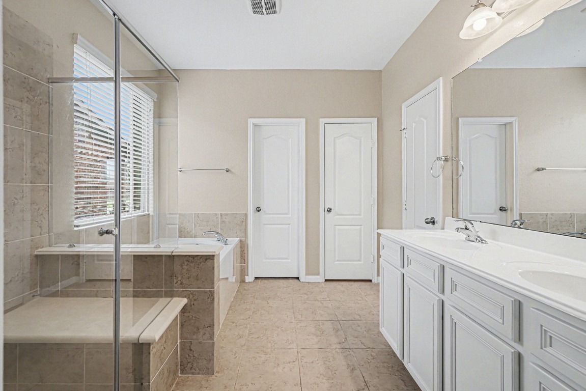 7011 Edwanna Lane Spring, TX 77389 - Photo 17 of 27 Primary Bathroom
