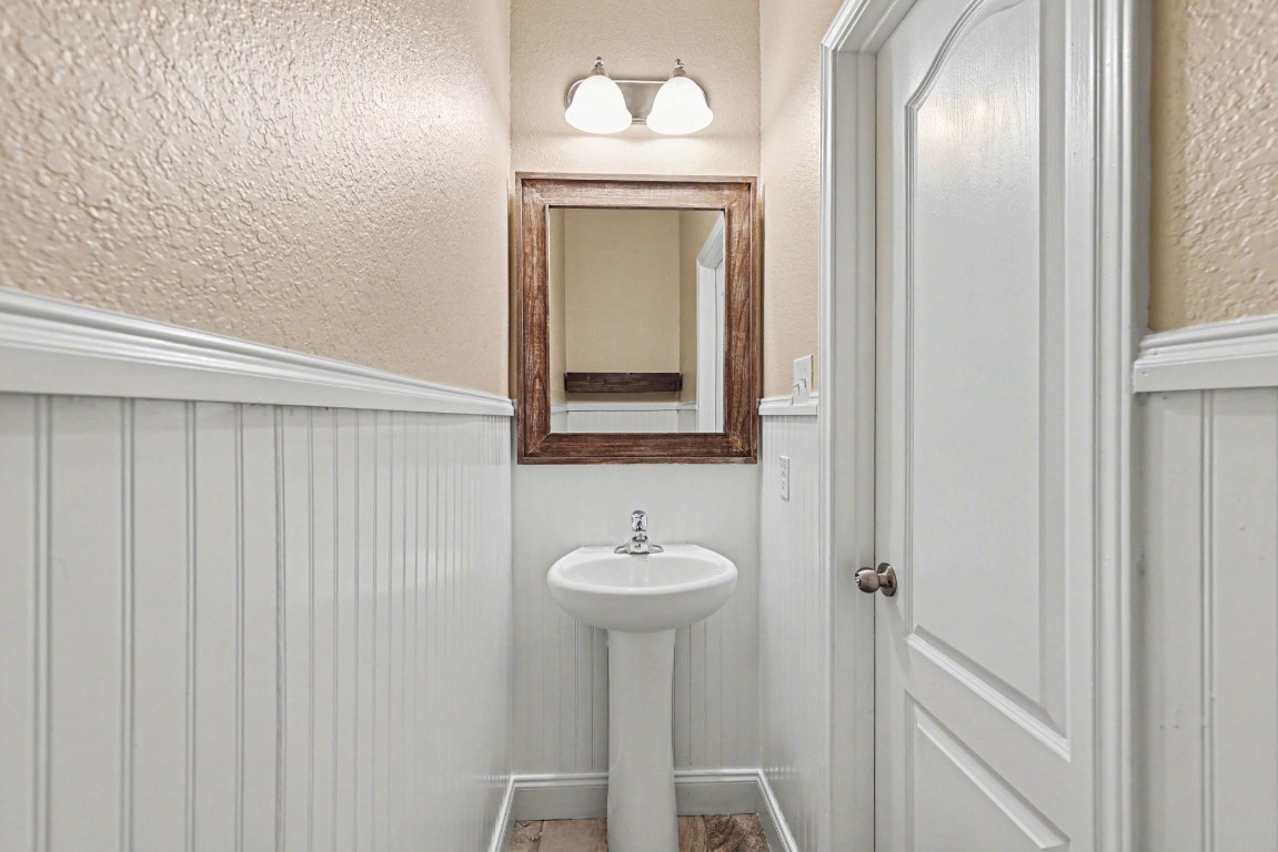 7011 Edwanna Lane Spring, TX 77389 - Photo 21 of 27 Down Stairs 1/2 Bathroom