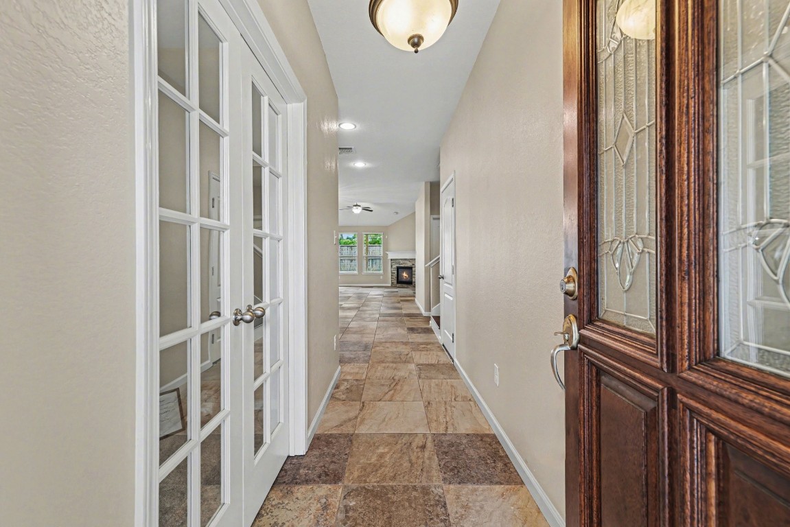 7011 Edwanna Lane Spring, TX 77389 - Photo 4 of 27 Entry looking towards Living Room