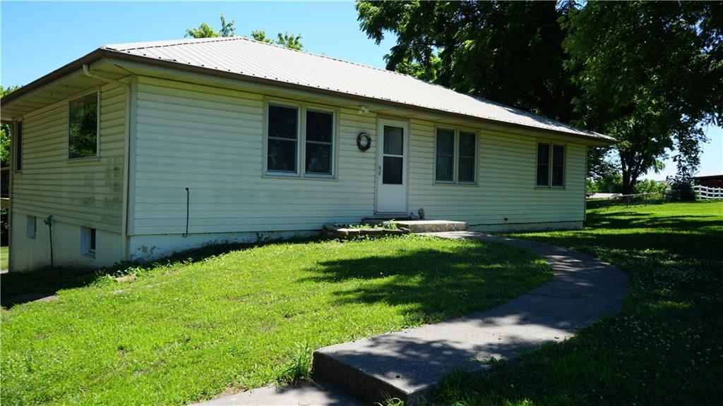 14701 Tillman Road Smithville, MO 64089 - Photo 4 of 35