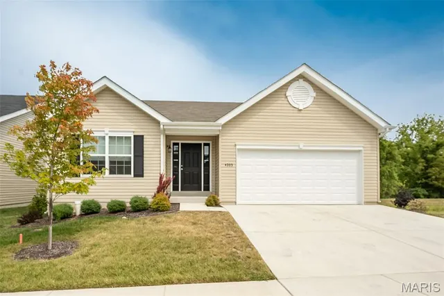 $389,900 | 4203 Lions Chase Drive, St. Louis, MO 63125