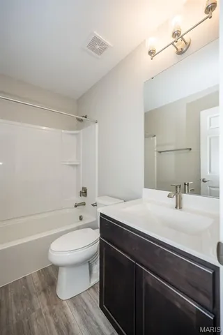 $389,900 | 4203 Lions Chase Drive, St. Louis, MO 63125