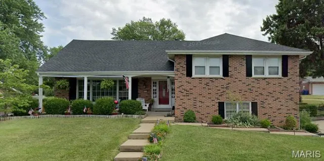 $385,000 | 2520 Fair Oaks Drive, St. Charles, MO 63301